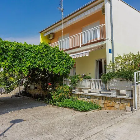 Hundefreundliches Nur 350 Meter Zum Sandstrand Mit Privater Terrasse, Steingrill, Wifi קריקווניצה