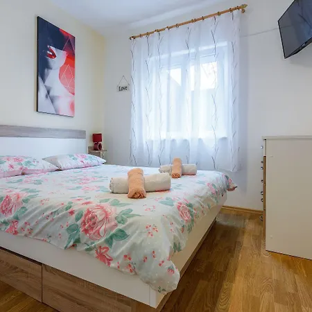 Hundefreundliches Nur 350 Meter Zum Sandstrand Mit Privater Terrasse, Steingrill, Wifi *