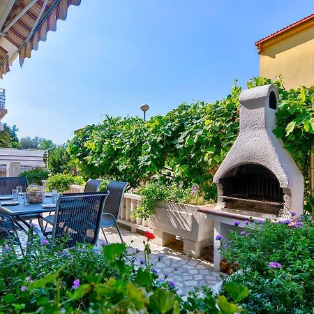 Apartment Hundefreundliches Nur 350 Meter Zum Sandstrand Mit Privater Terrasse, Steingrill, Wifi *
