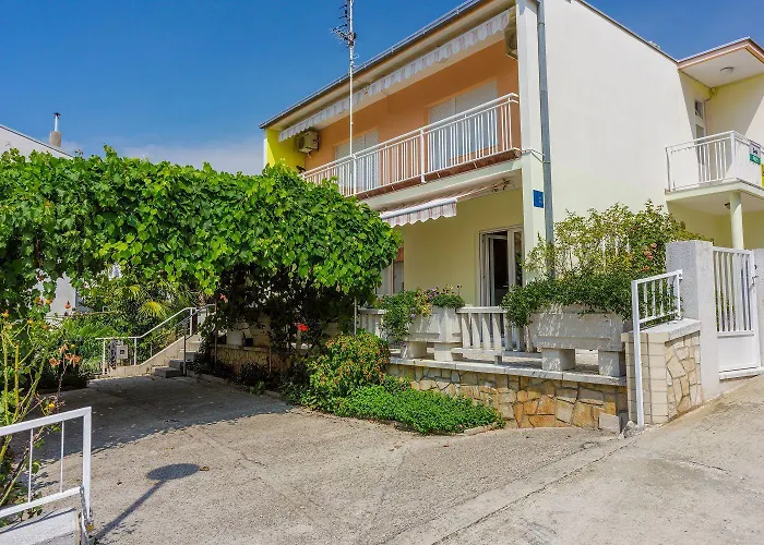 Hundefreundliches Nur 350 Meter Zum Sandstrand Mit Privater Terrasse, Steingrill, Wifi קריקווניצה