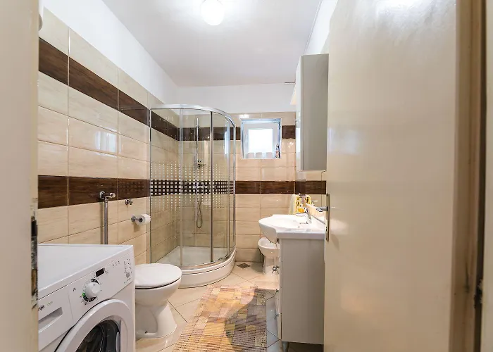 Hundefreundliches Nur 350 Meter Zum Sandstrand Mit Privater Terrasse, Steingrill, Wifi