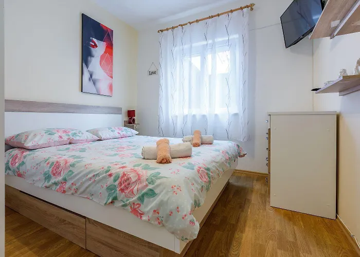 Hundefreundliches Nur 350 Meter Zum Sandstrand Mit Privater Terrasse, Steingrill, Wifi *