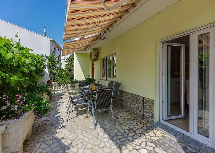 דירה Hundefreundliches Nur 350 Meter Zum Sandstrand Mit Privater Terrasse, Steingrill, Wifi *